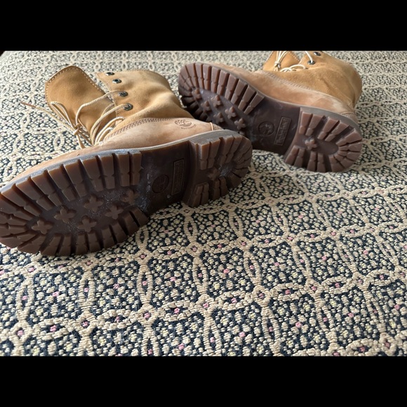 Timberland shearling lined boots Size 8 - Picture 3 of 6